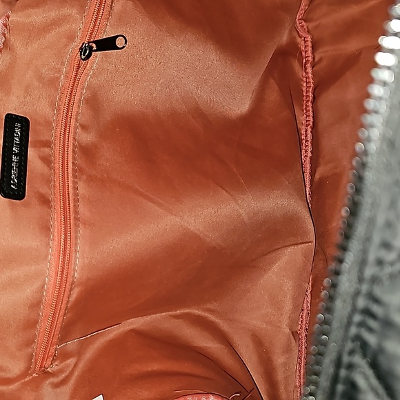 ADRIENNE VITTADINI QUILTED NYLON DUFFEL BAG w/ LUGGAGE TAG - Picture 7 of 10